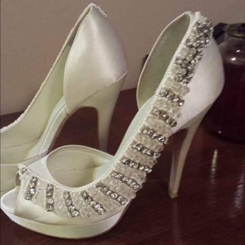 Menbur Peep Toe Lucilda Women’s Dress Shoes